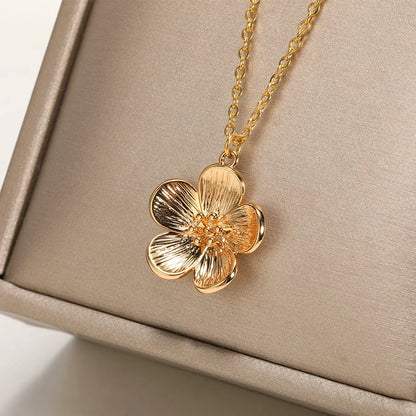 Flower Pendant Necklaces for Women